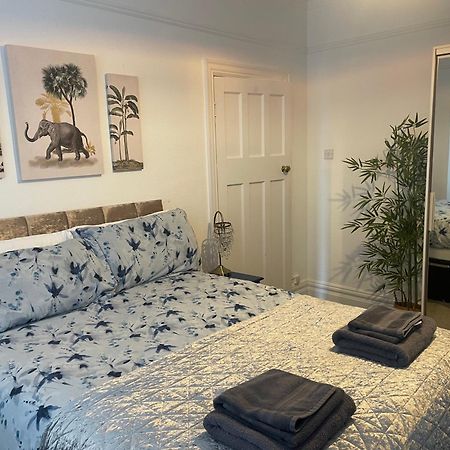 Right By Leigh Broadway Private Garden Large Ground Fl Apt Сътън он Сий Екстериор снимка
