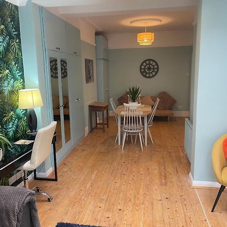 Right By Leigh Broadway Private Garden Large Ground Fl Apt Сътън он Сий Екстериор снимка