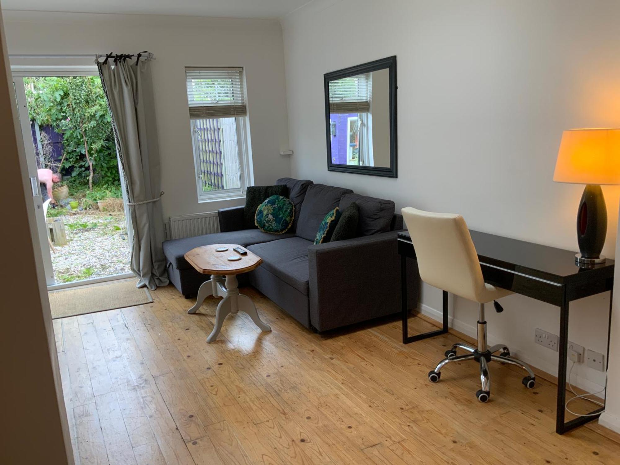 Right By Leigh Broadway Private Garden Large Ground Fl Apt Сътън он Сий Екстериор снимка