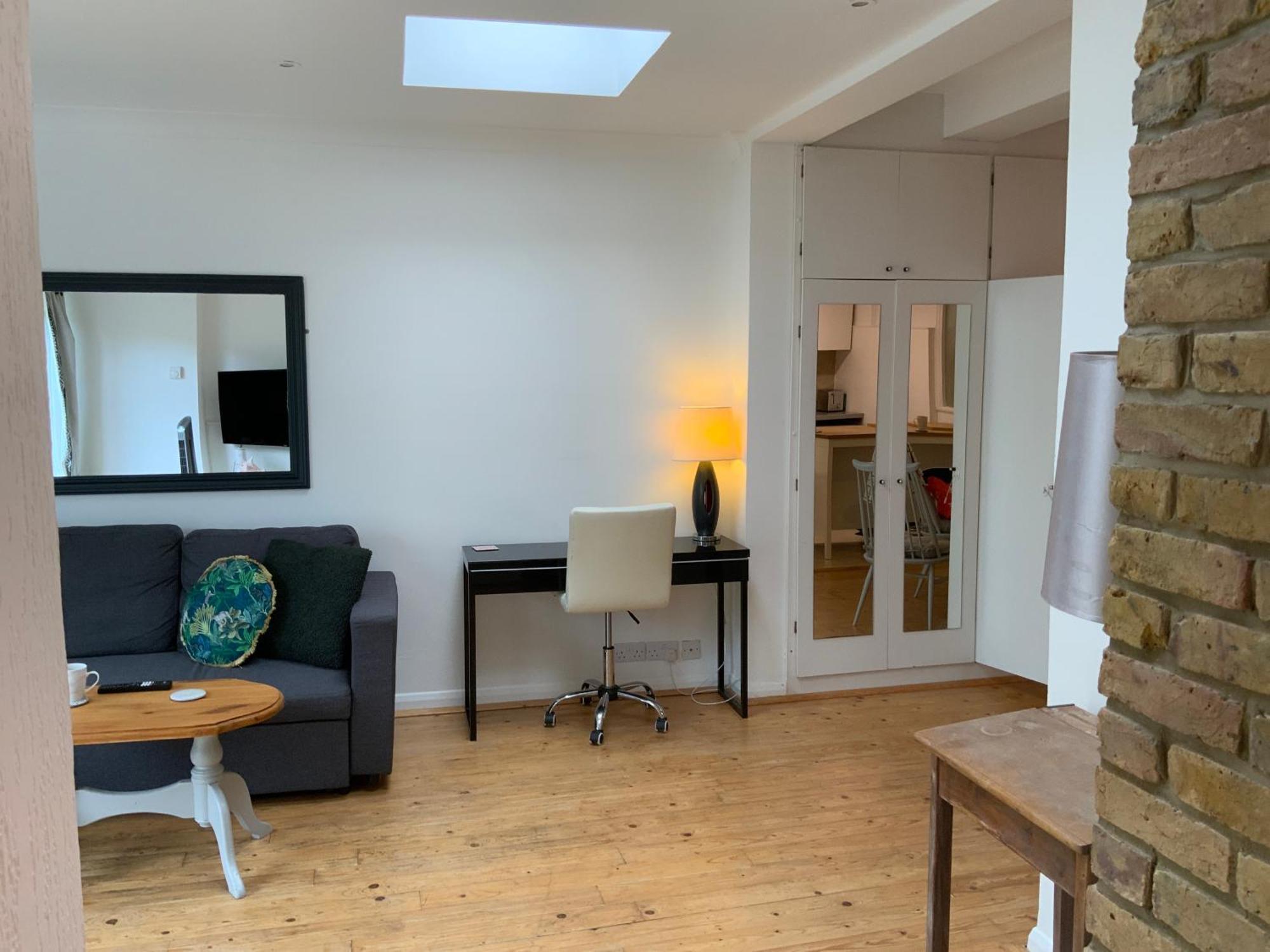 Right By Leigh Broadway Private Garden Large Ground Fl Apt Сътън он Сий Екстериор снимка