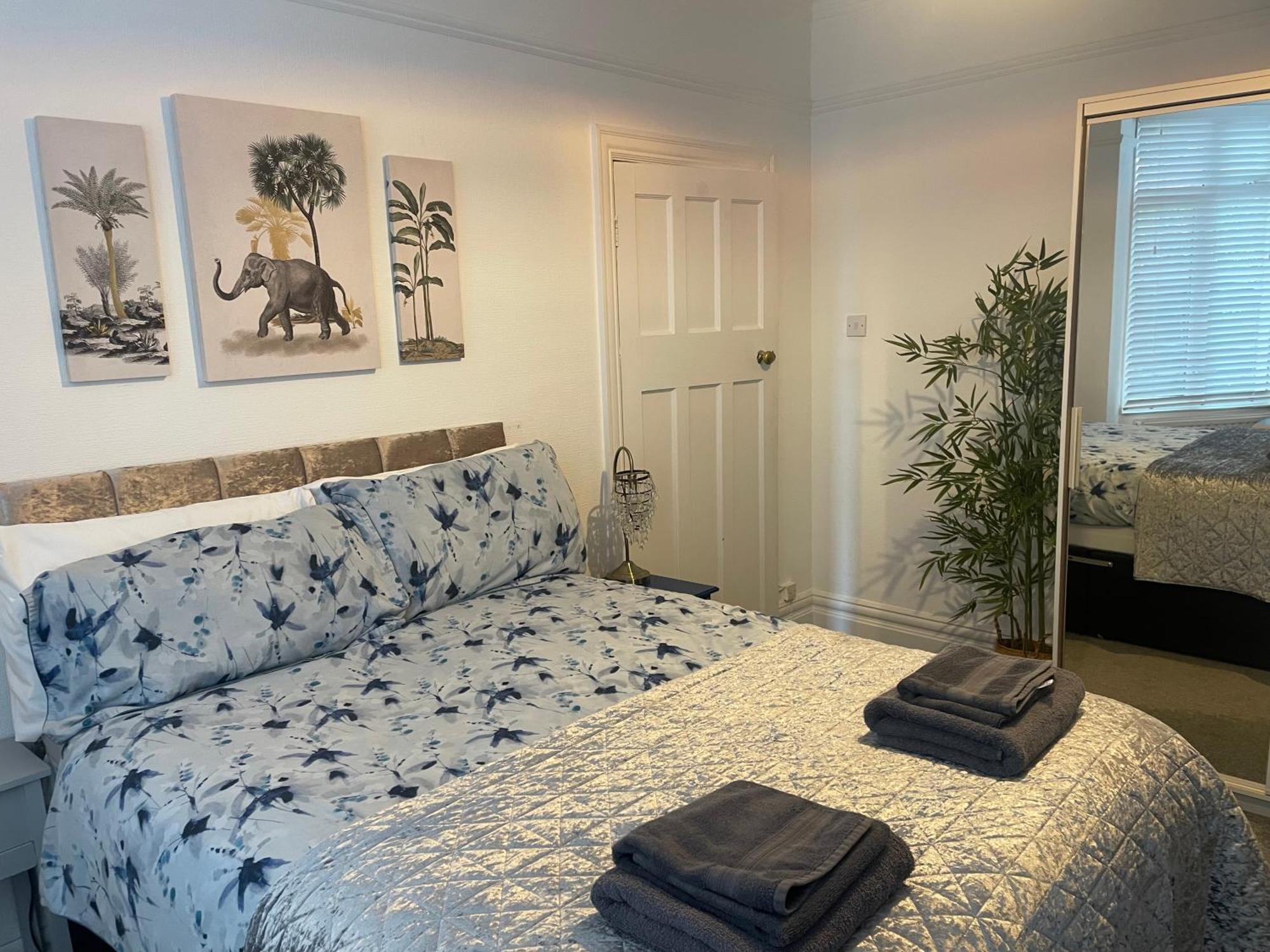 Right By Leigh Broadway Private Garden Large Ground Fl Apt Сътън он Сий Екстериор снимка