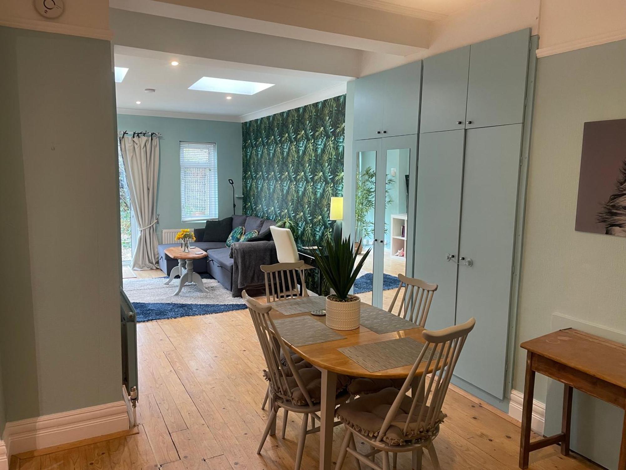 Right By Leigh Broadway Private Garden Large Ground Fl Apt Сътън он Сий Екстериор снимка