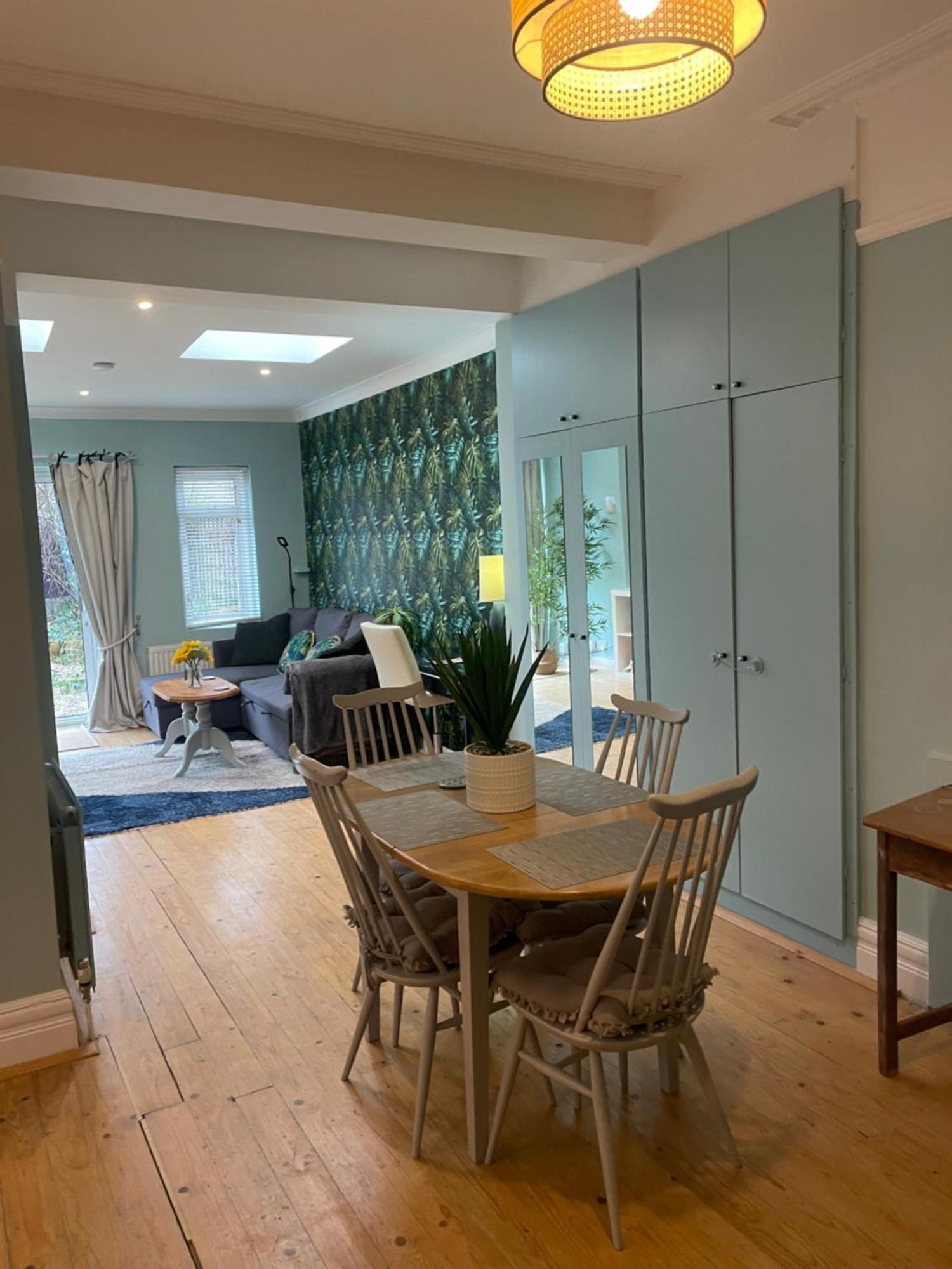 Right By Leigh Broadway Private Garden Large Ground Fl Apt Сътън он Сий Екстериор снимка